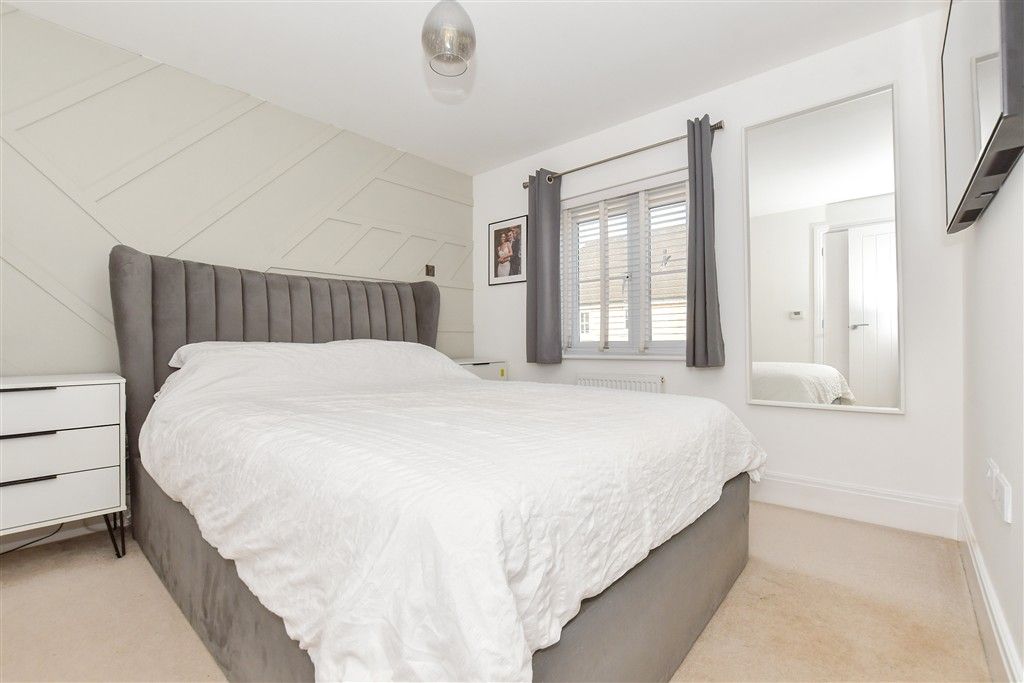 Property photo 2 of 15 Bedroom 1