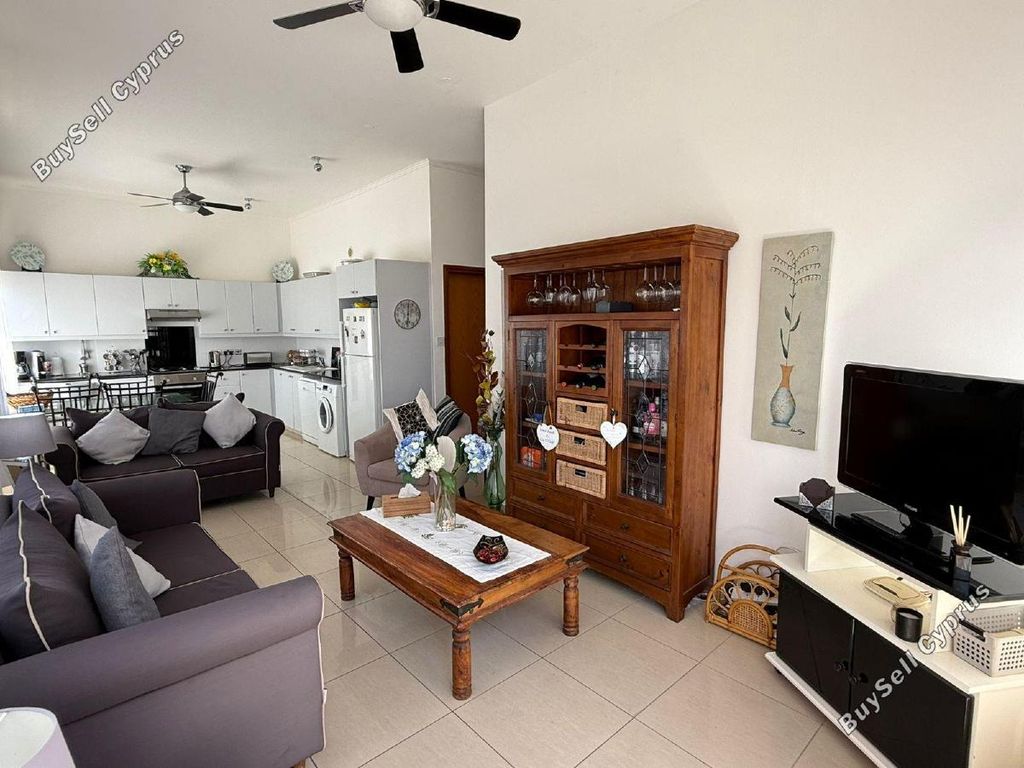 Property photo 3 of 37