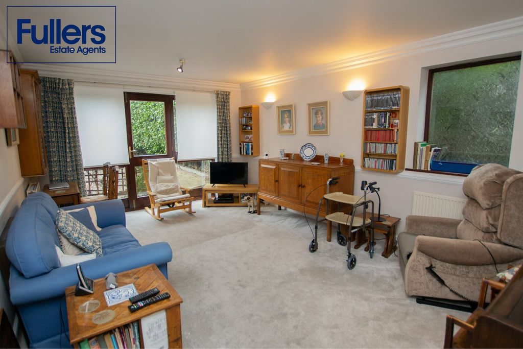 Property photo 3 of 9