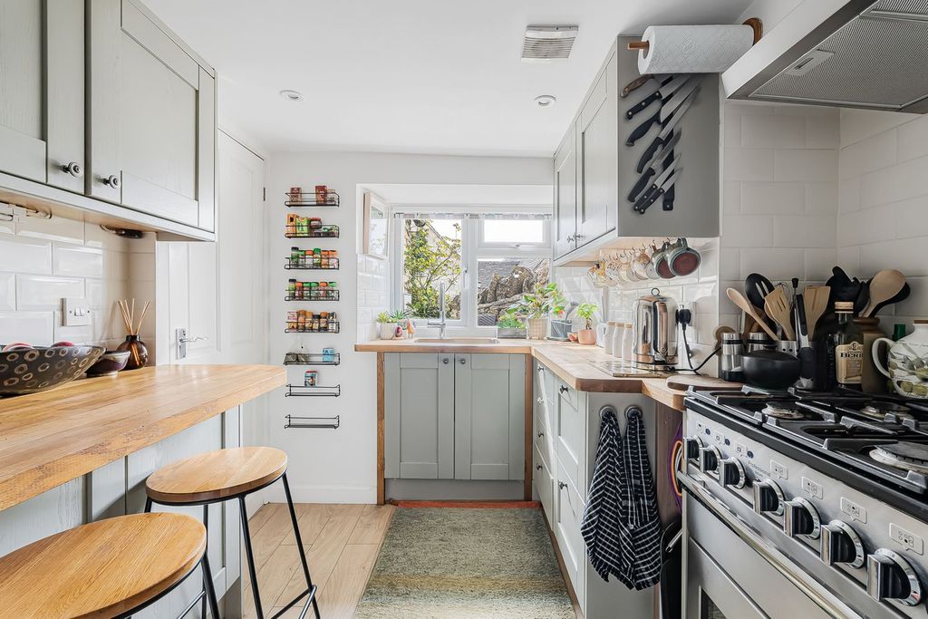 Property photo 3 of 26