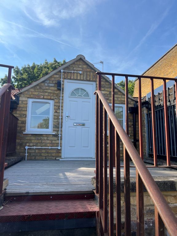 Property photo 2 of 5