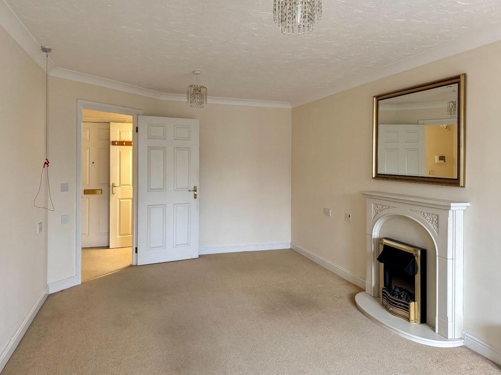 Property photo 3 of 16 Lounge/Dining Room