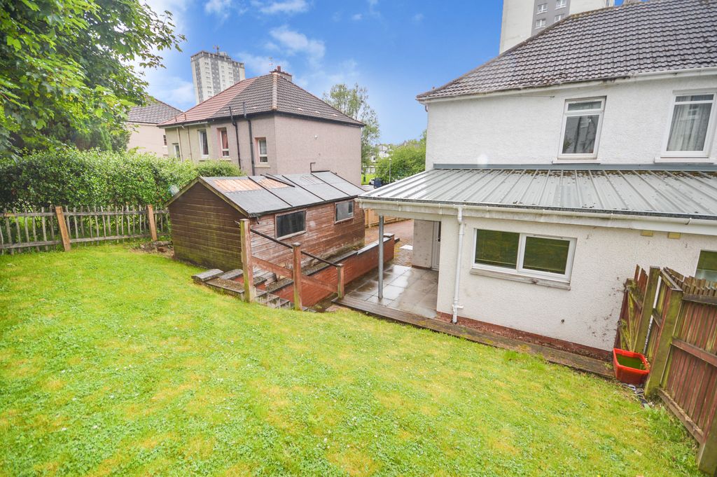 Property photo 2 of 28