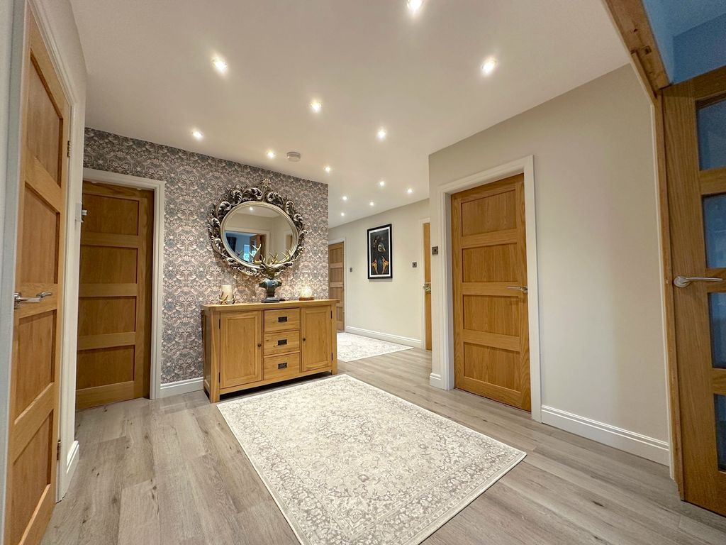 Property photo 3 of 44