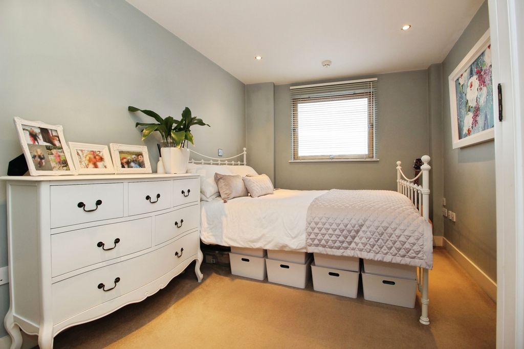 Property photo 3 of 17 Pbox-Img.Jpg