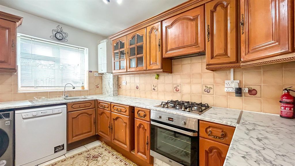 Property photo 3 of 8 Image00014.Jpg