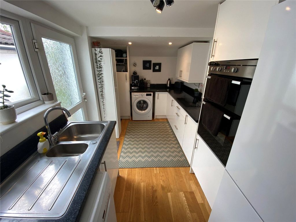 Property photo 3 of 16 Picture No. 31