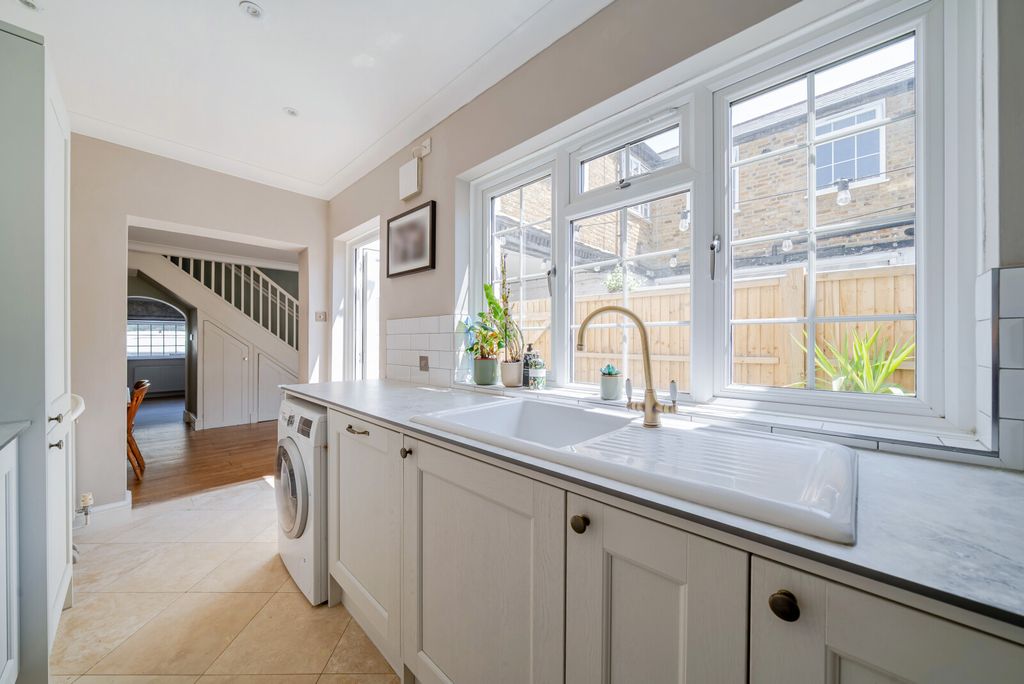 Property photo 3 of 13 1473377-10-6A3Bd3...