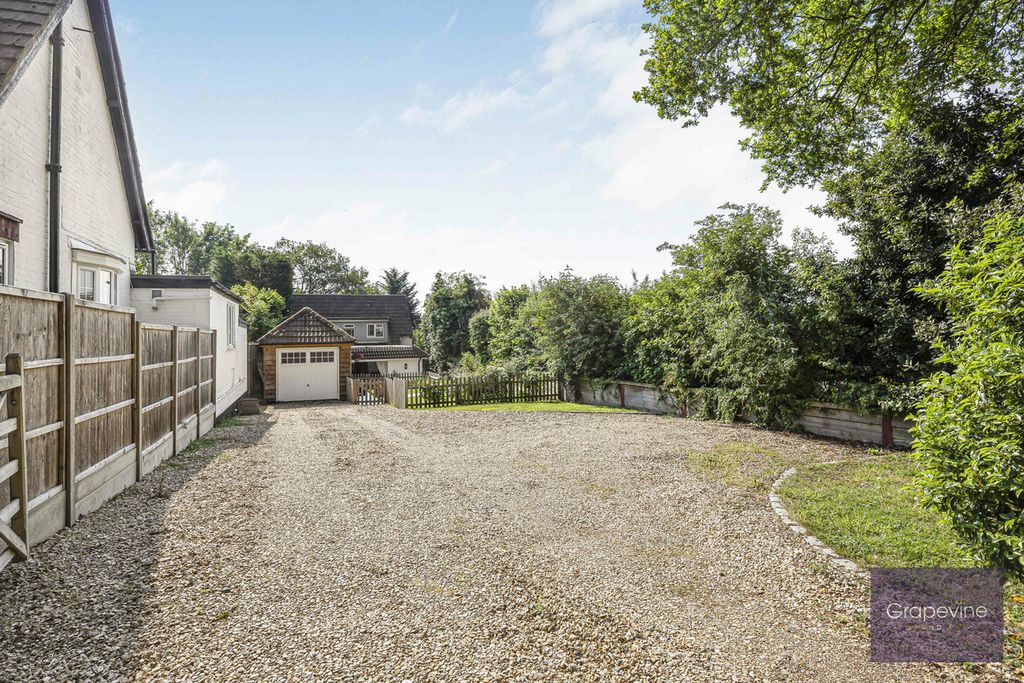 Property photo 1 of 32