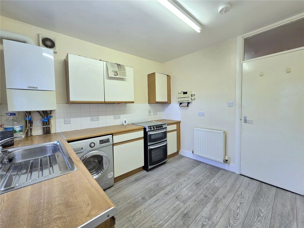 Property photo 3 of 10 Picture No. 01