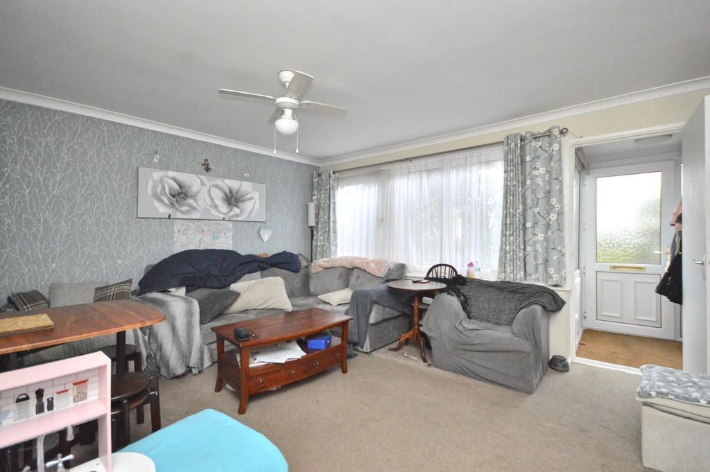 Property photo 3 of 14 Sitting Room