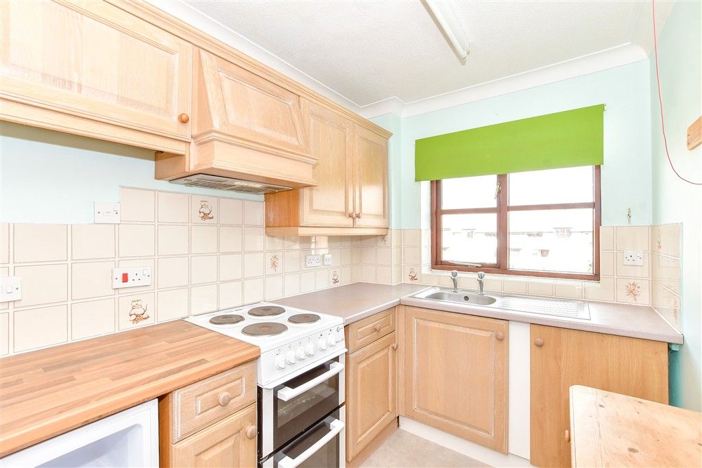 Property photo 1 of 8 Kitchen