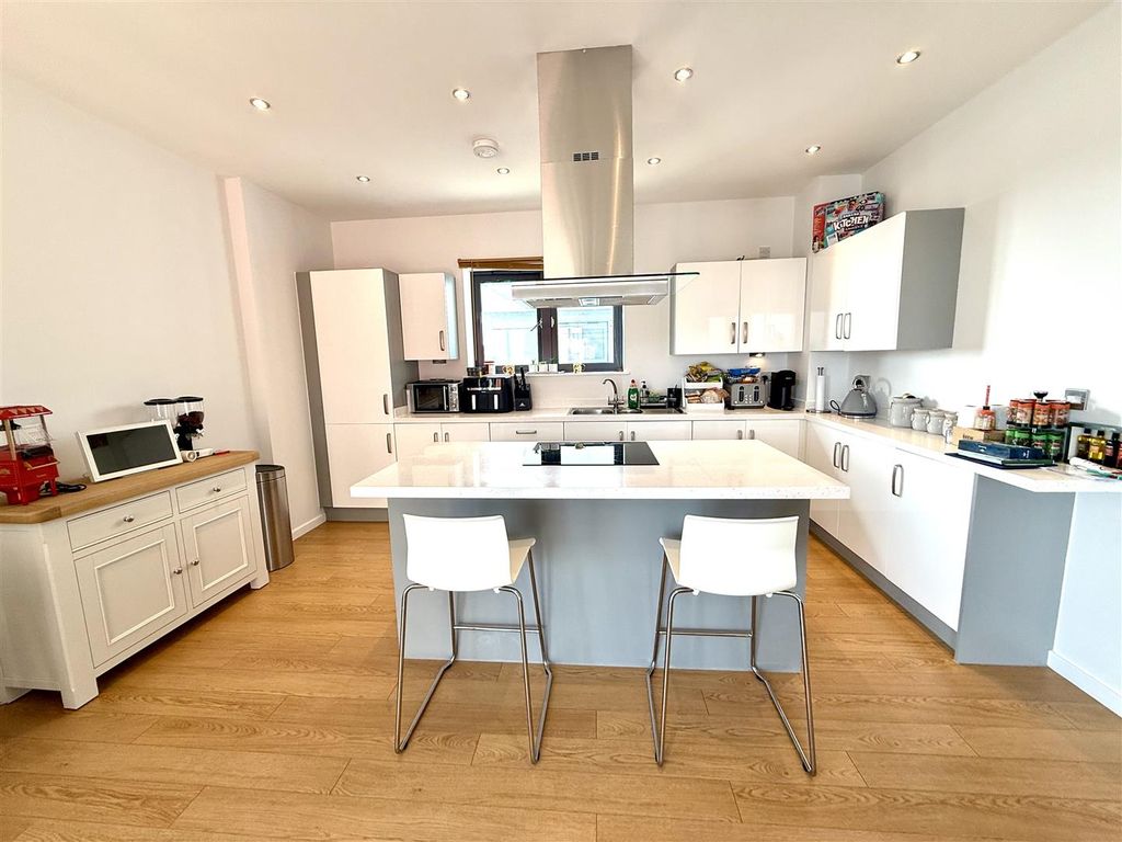 Property photo 2 of 16 Img_4754.Jpeg