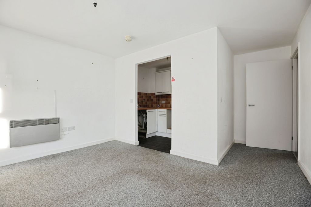 Property photo 3 of 11 Pbox-Img.Jpg