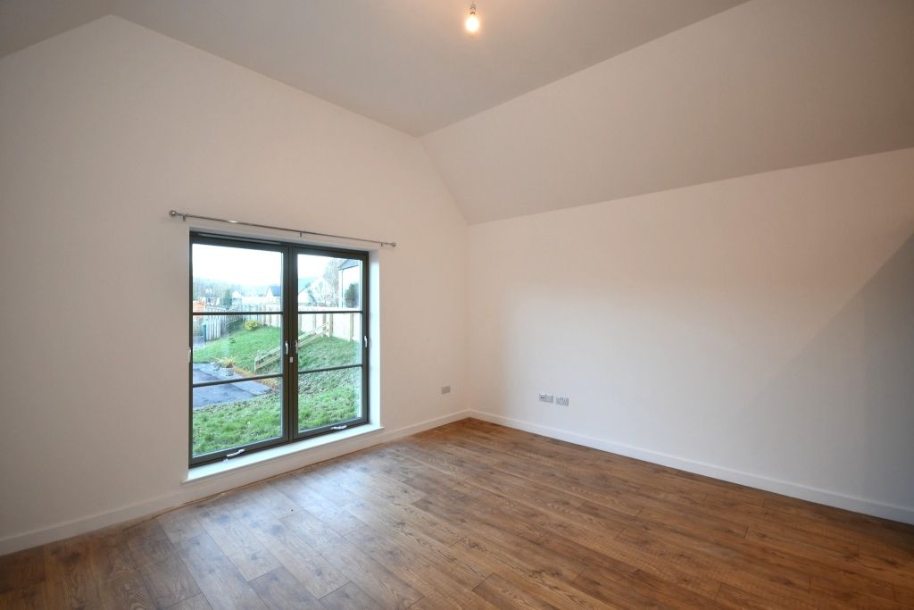 Property photo 3 of 11 Photo