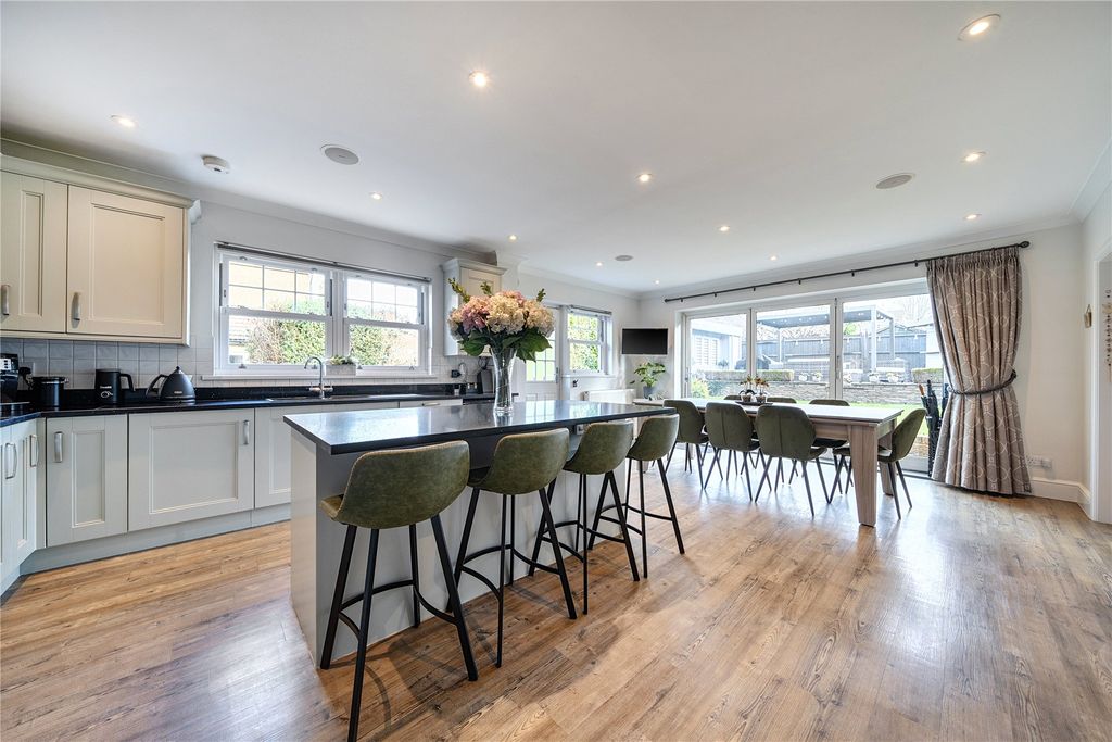 Property photo 2 of 25 Picture No. 20