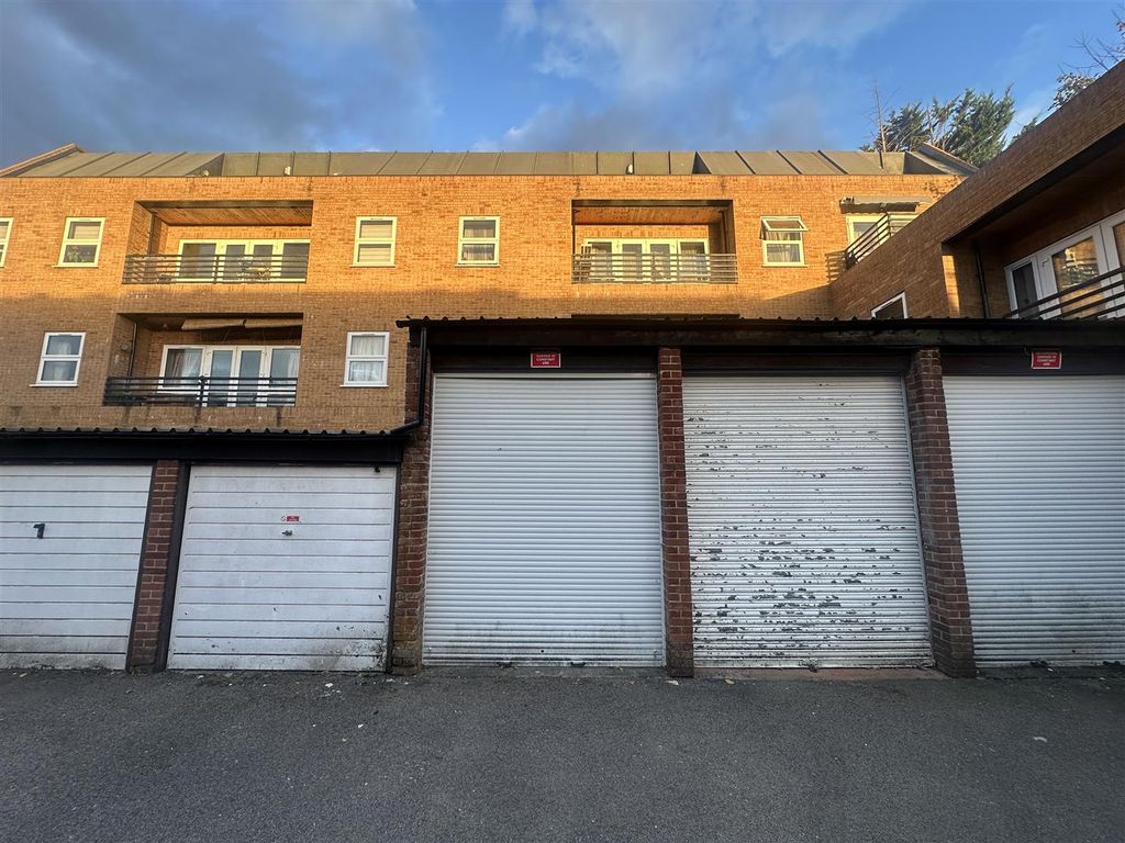 Property photo 2 of 5 Garage