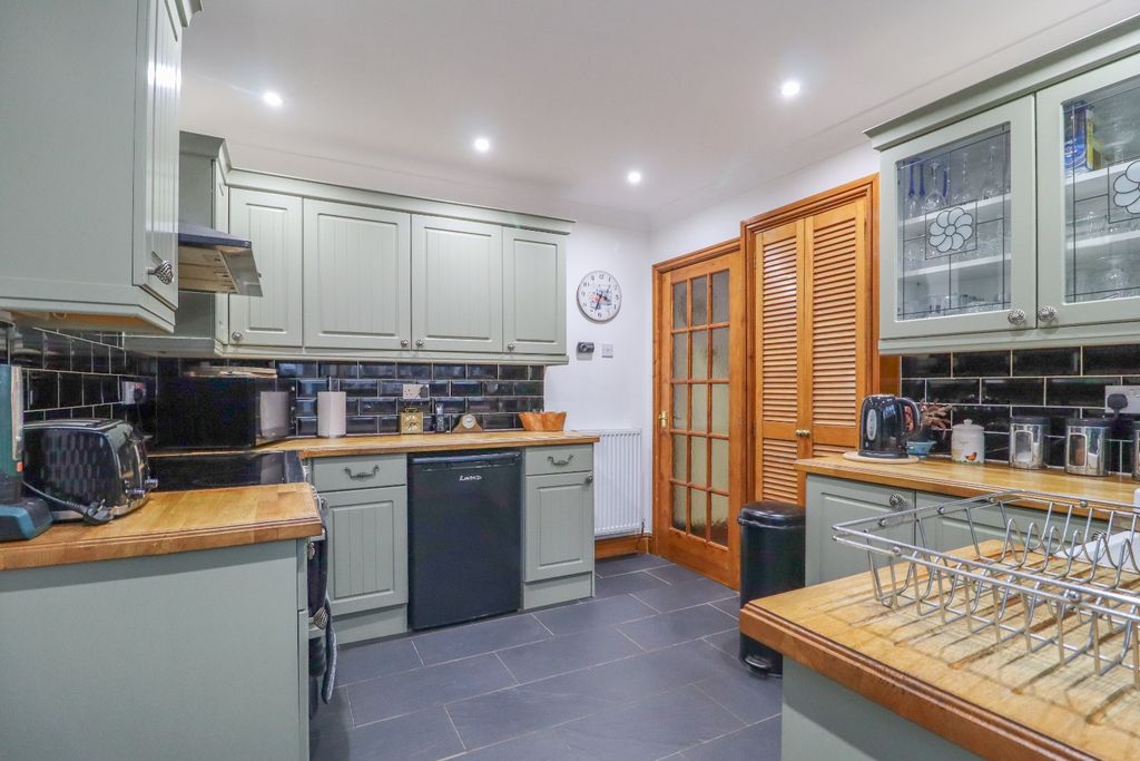 Property photo 3 of 24 4818776