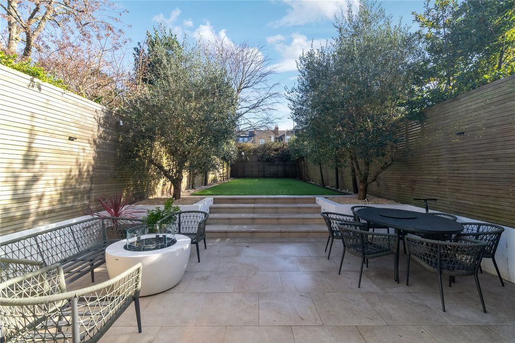 Property photo 2 of 13 Picture No. 10