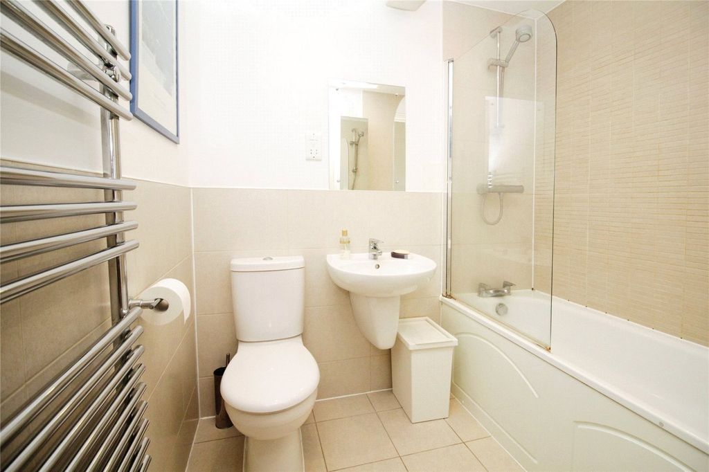 Property photo 3 of 11 Family Bathroom