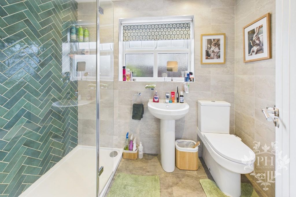 Property photo 3 of 12 Cam02002G0-Pr0188-Still001.Jpg