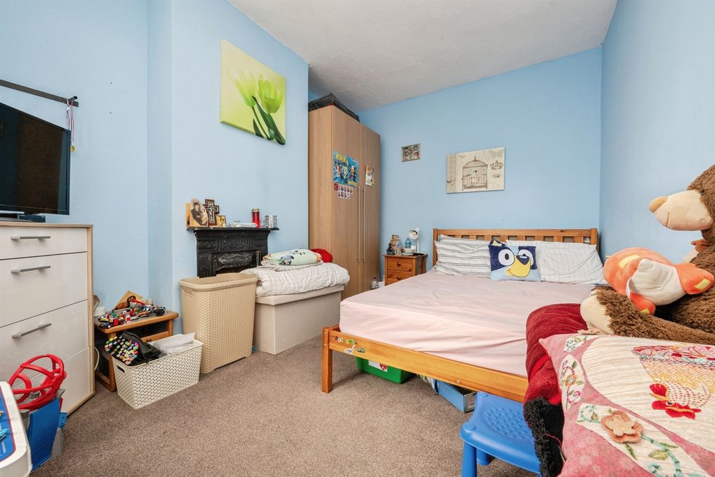 Property photo 3 of 17