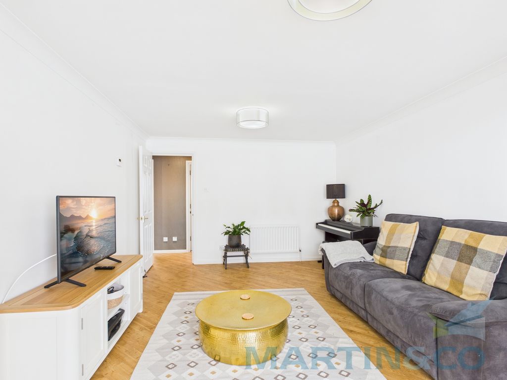 Property photo 3 of 11