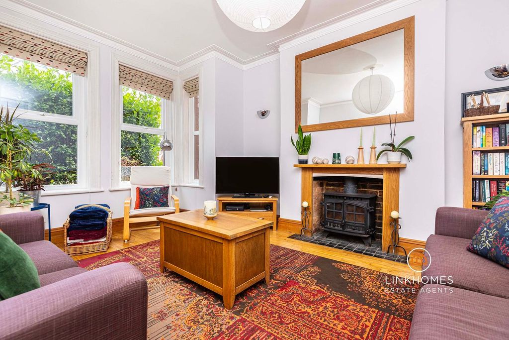 Property photo 3 of 31