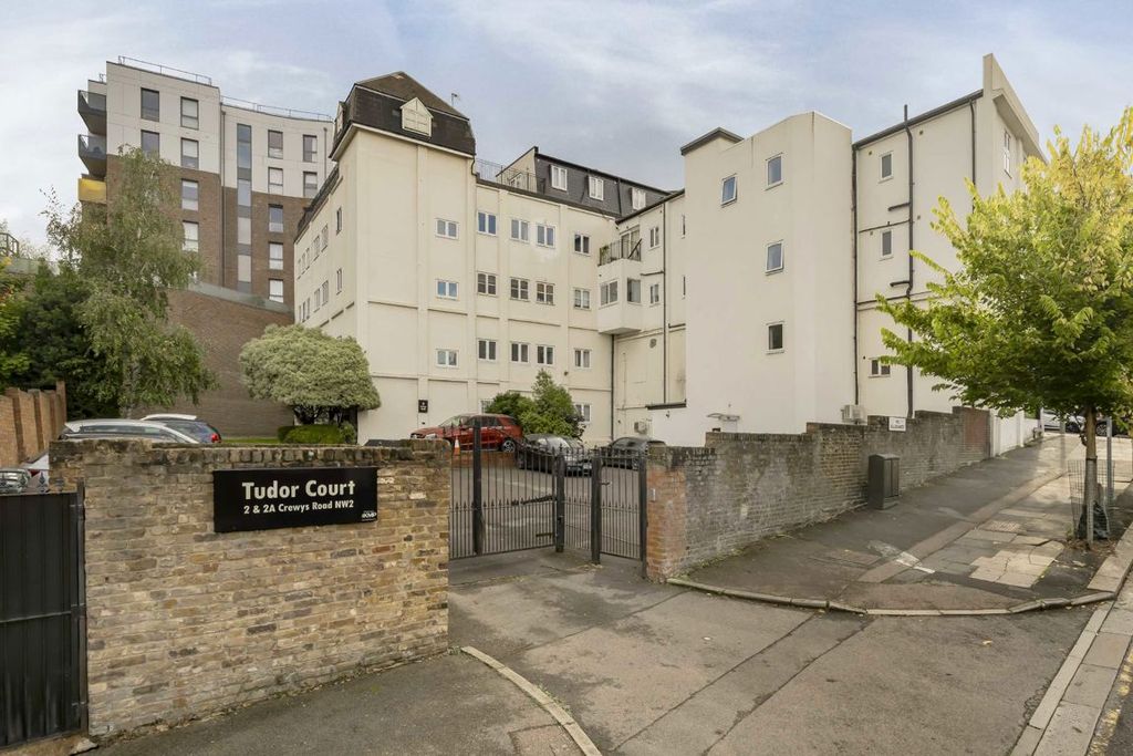 Property photo 1 of 4