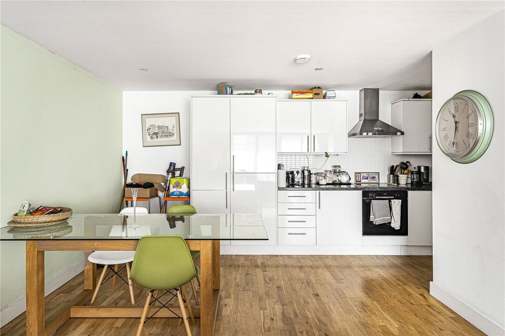 Property photo 3 of 15 Reception/Kitchen