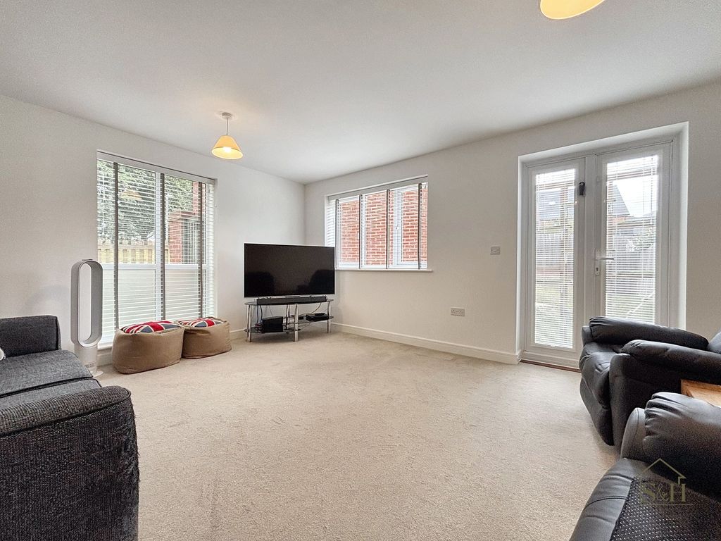 Property photo 3 of 19