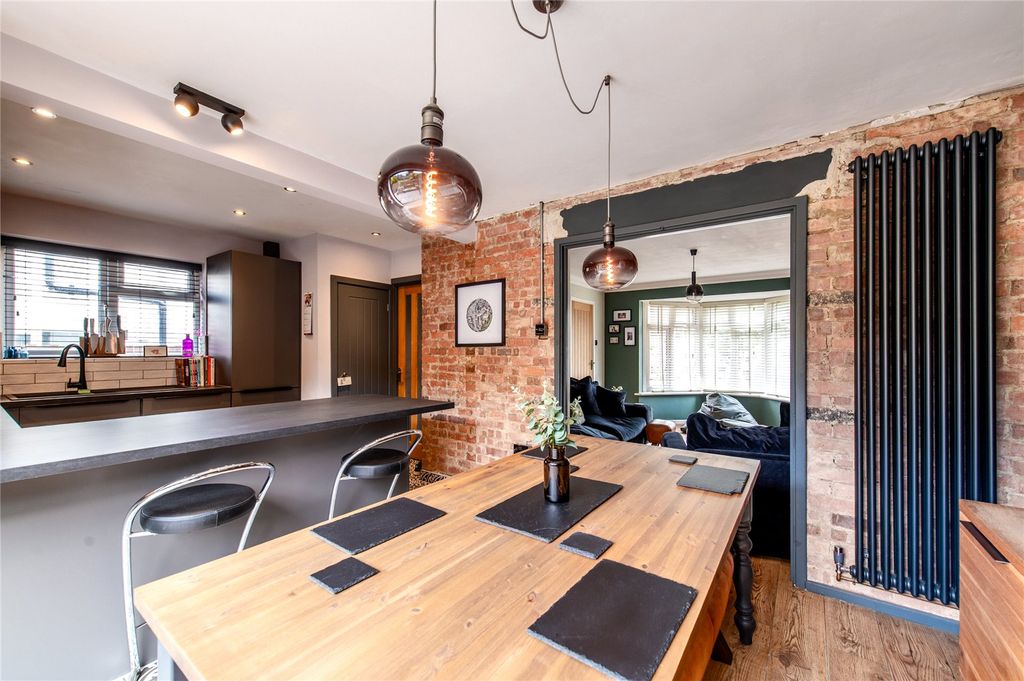 Property photo 1 of 29 Picture No. 16