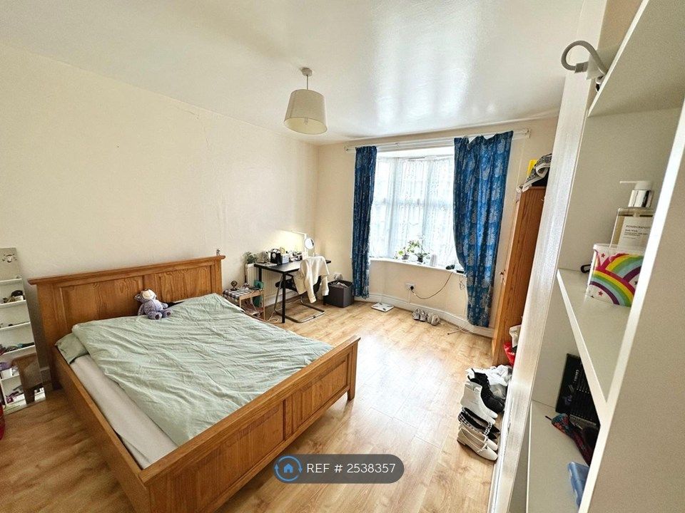 Property photo 1 of 6 Bedroom 2