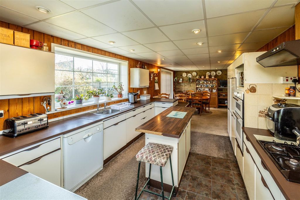 Property photo 3 of 27 48Bghalifax-080426-31.Jpg