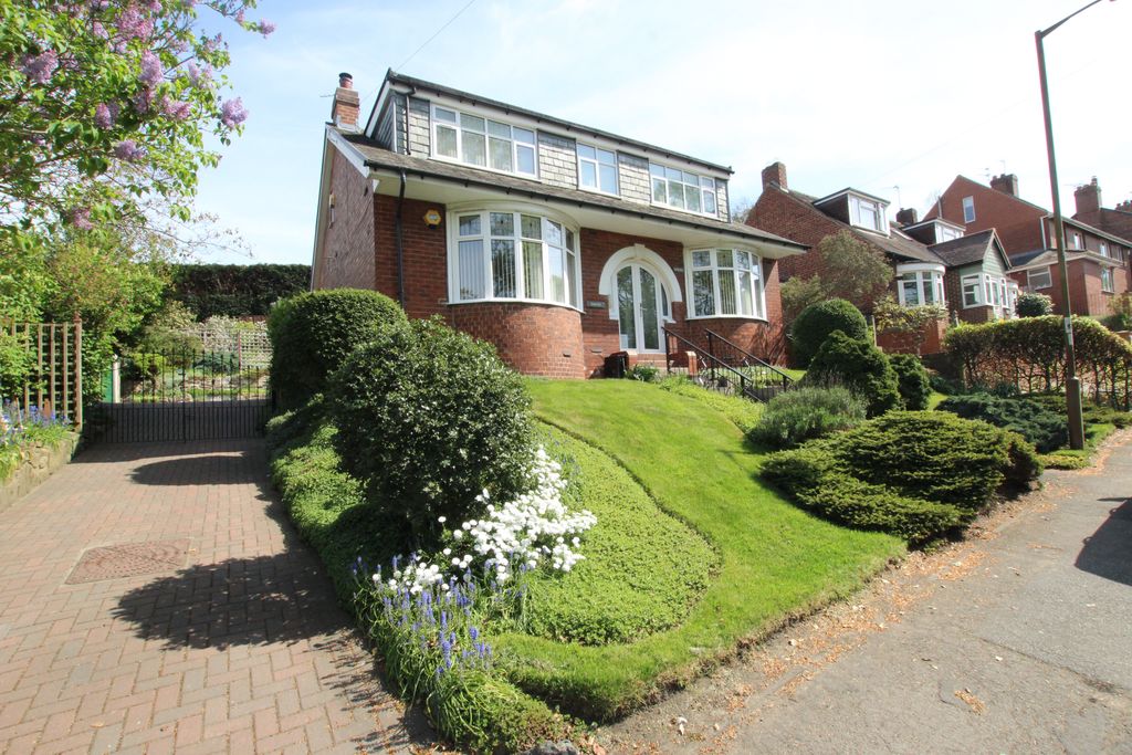 Property photo 1 of 33