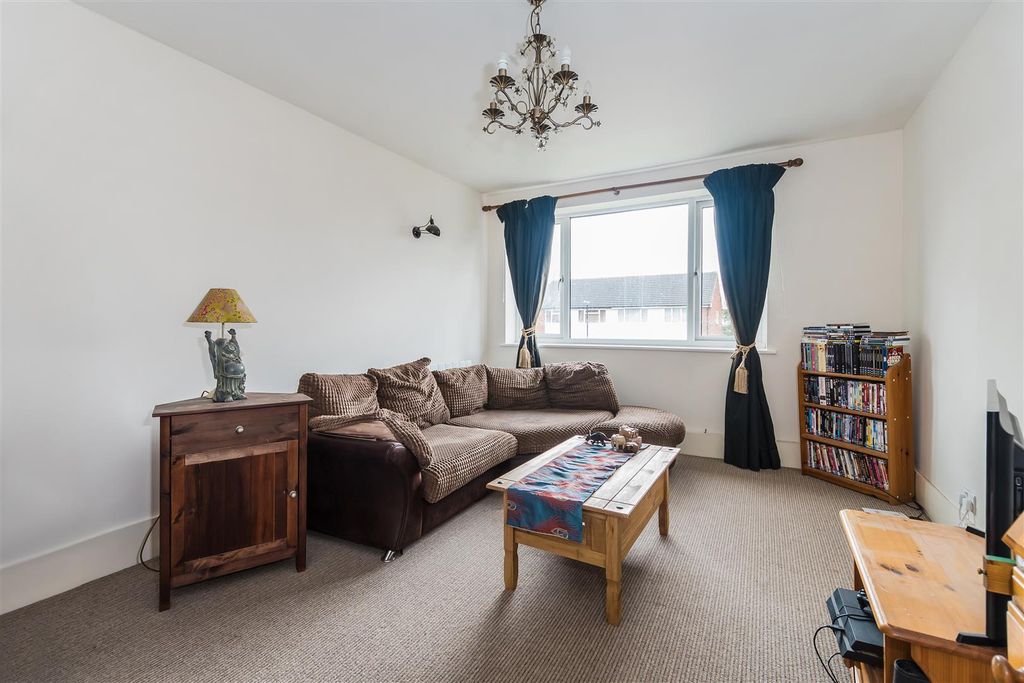 Property photo 2 of 8 19 Masons Road7.Jpg