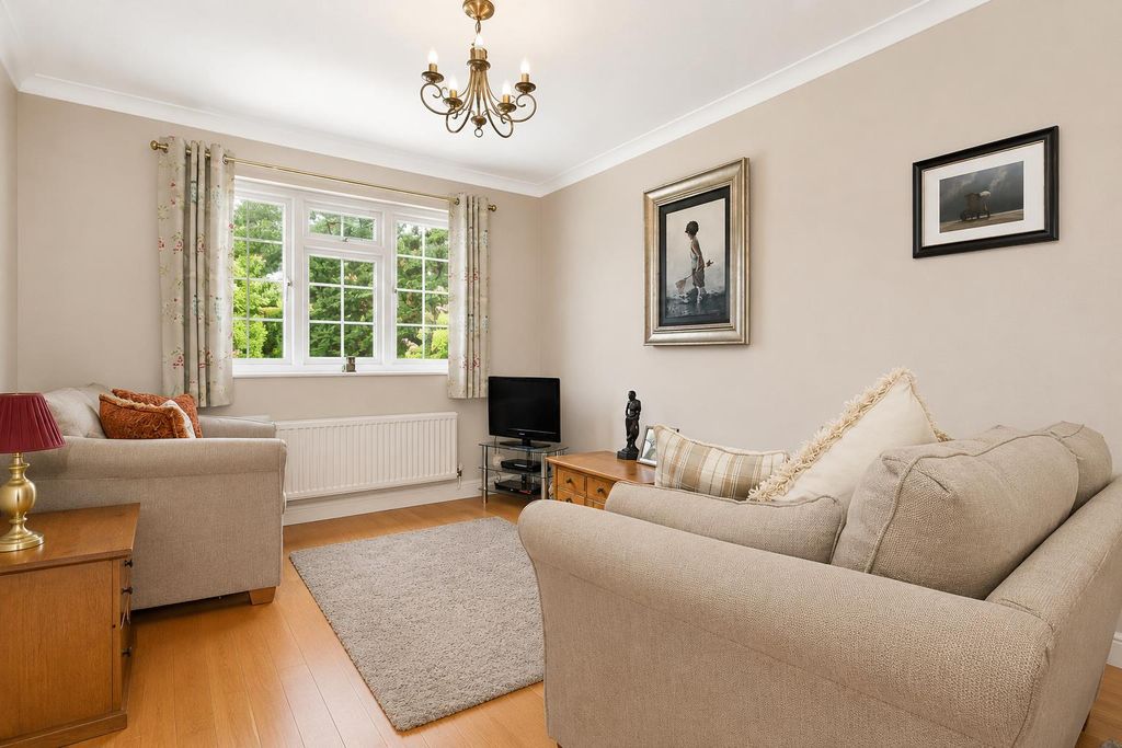 Property photo 2 of 11 2d2E404c-ee34-4A6A-9337-52c902F0Be85.Png
