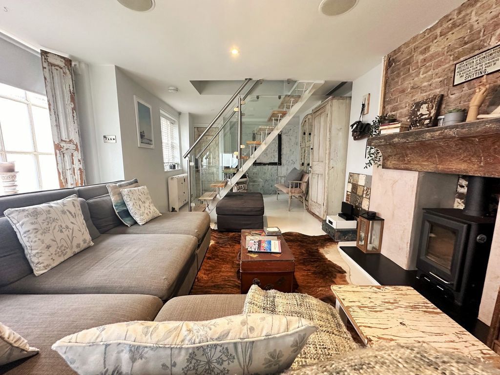 Property photo 3 of 29