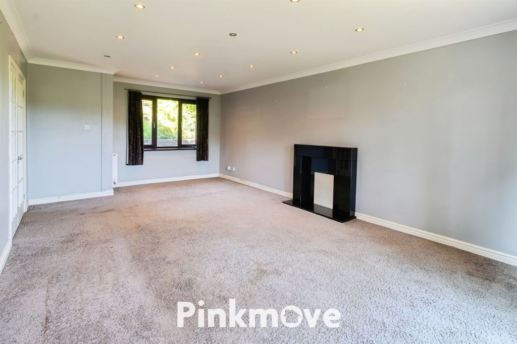 Property photo 2 of 28