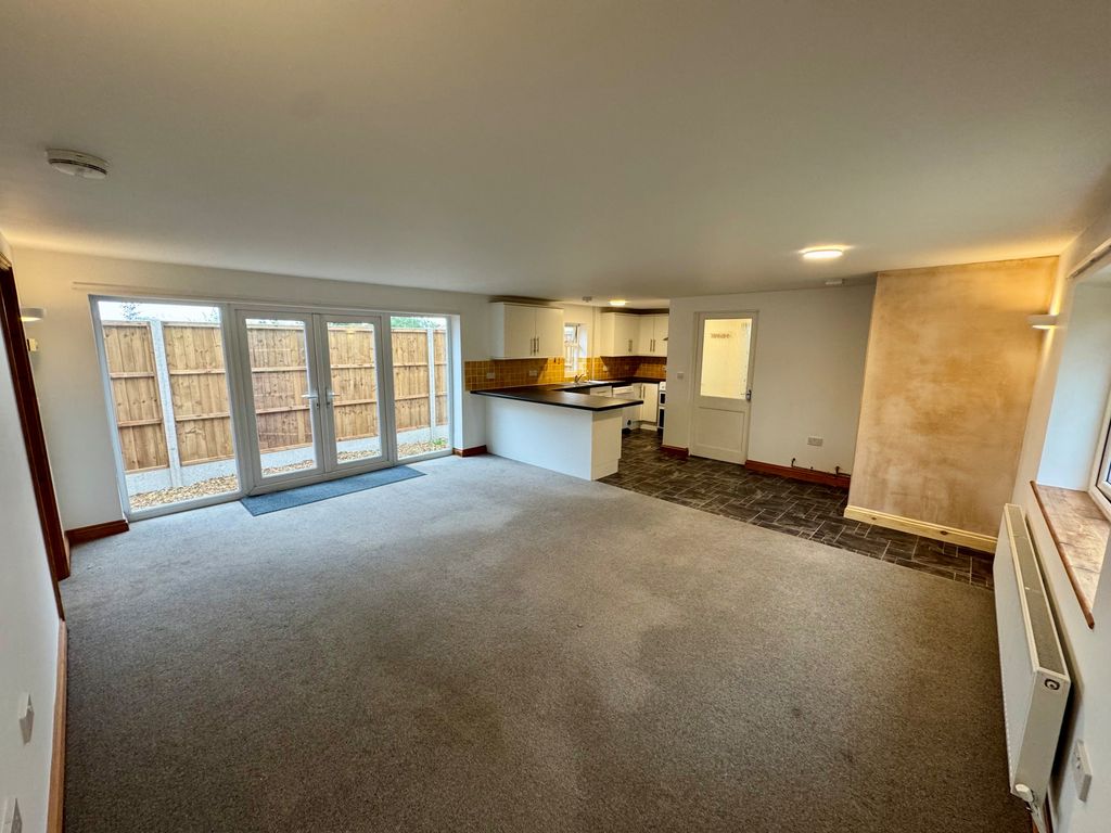 Property photo 2 of 8 Image