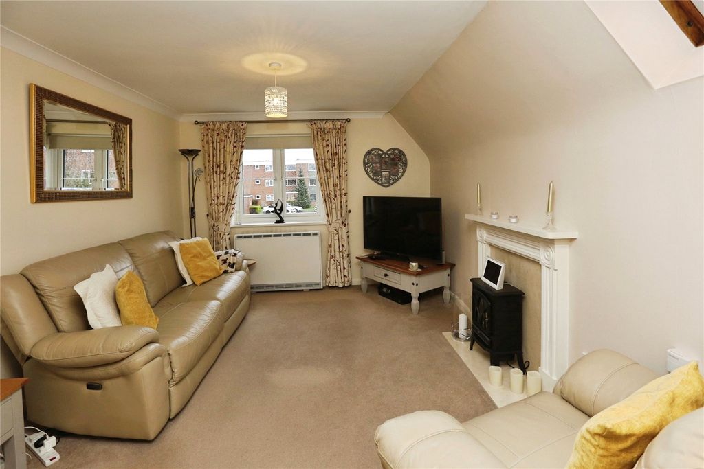 Property photo 3 of 11 Living Area