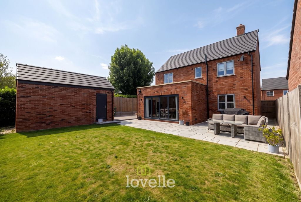 Property photo 2 of 32