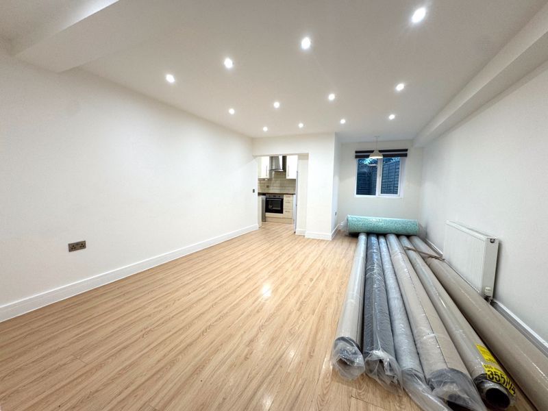 Property photo 2 of 11 Photo 4