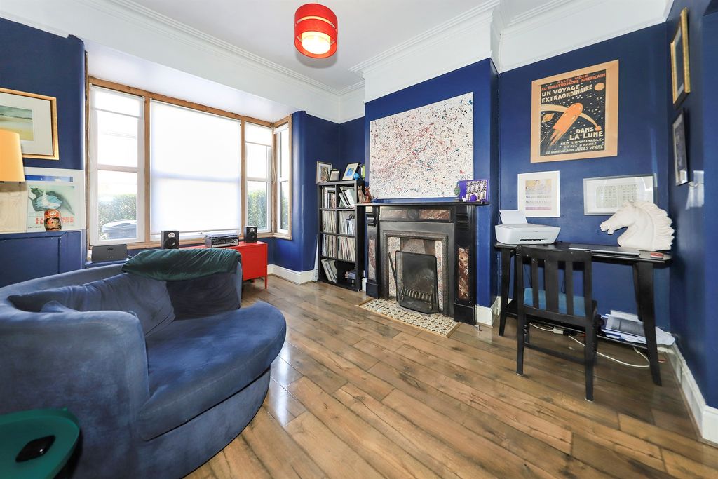 Property photo 3 of 17