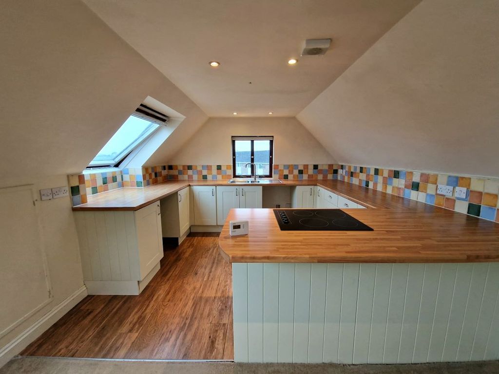 Property photo 2 of 5 Kitchen