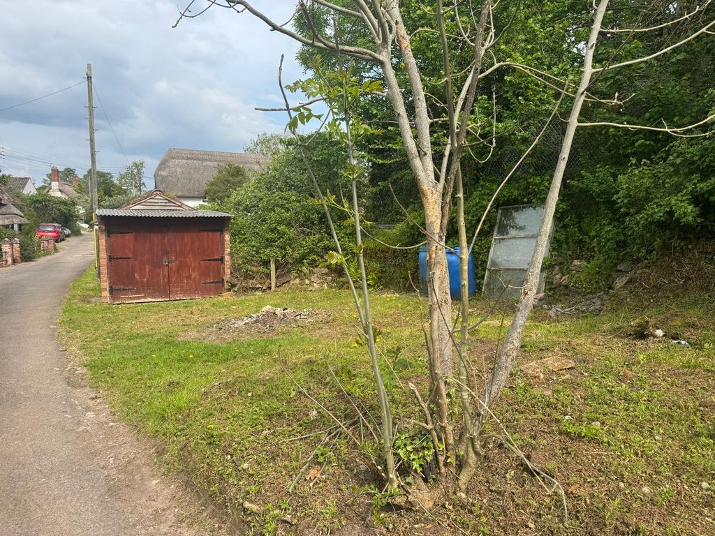 Property photo 3 of 25