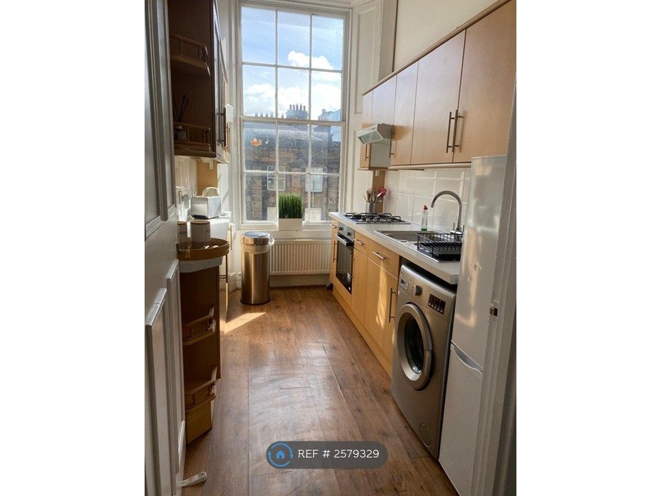 Property photo 2 of 12 Kitchen