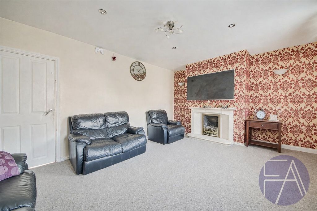 Property photo 3 of 13 5021192