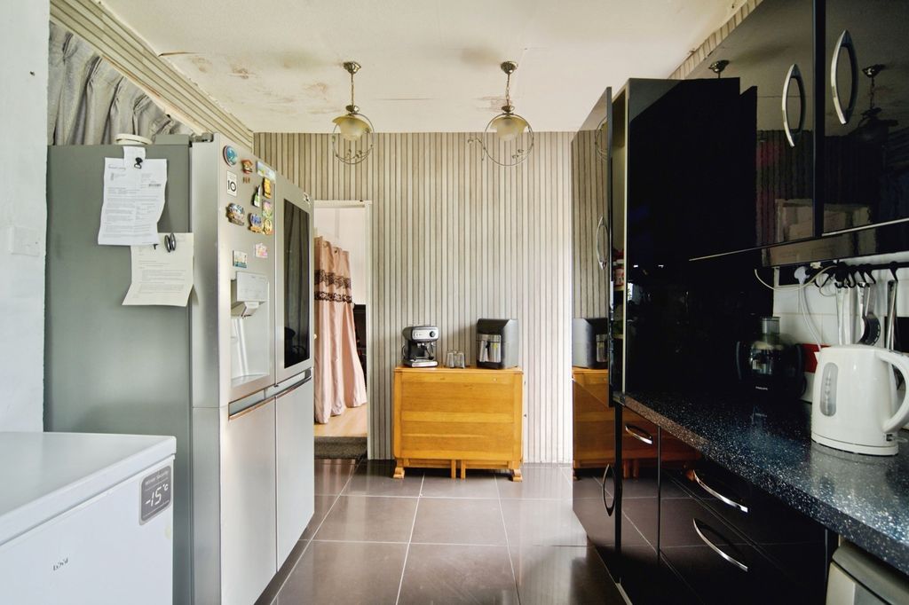 Property photo 3 of 16 Pbox-Img.Jpg