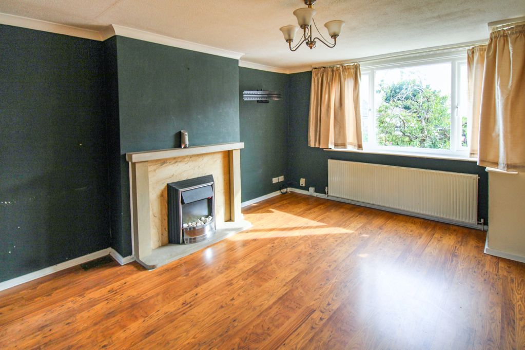 Property photo 2 of 12 Sitting Room